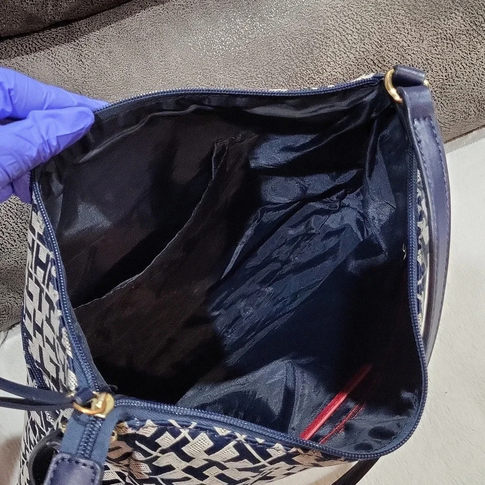 Tommy Hilfiger Purse - Picture 8 of 14